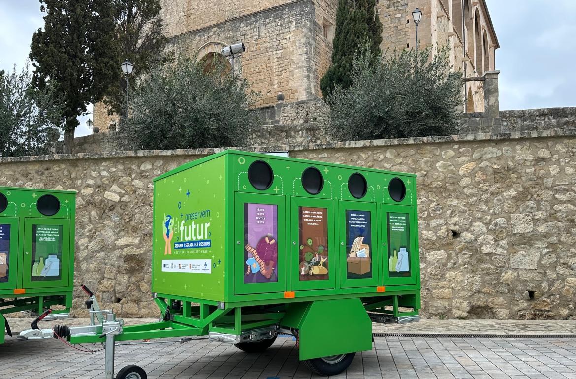 La Mancomunitat des Raiguer rep i distribueix els remolcs mòbils de recollida de residus