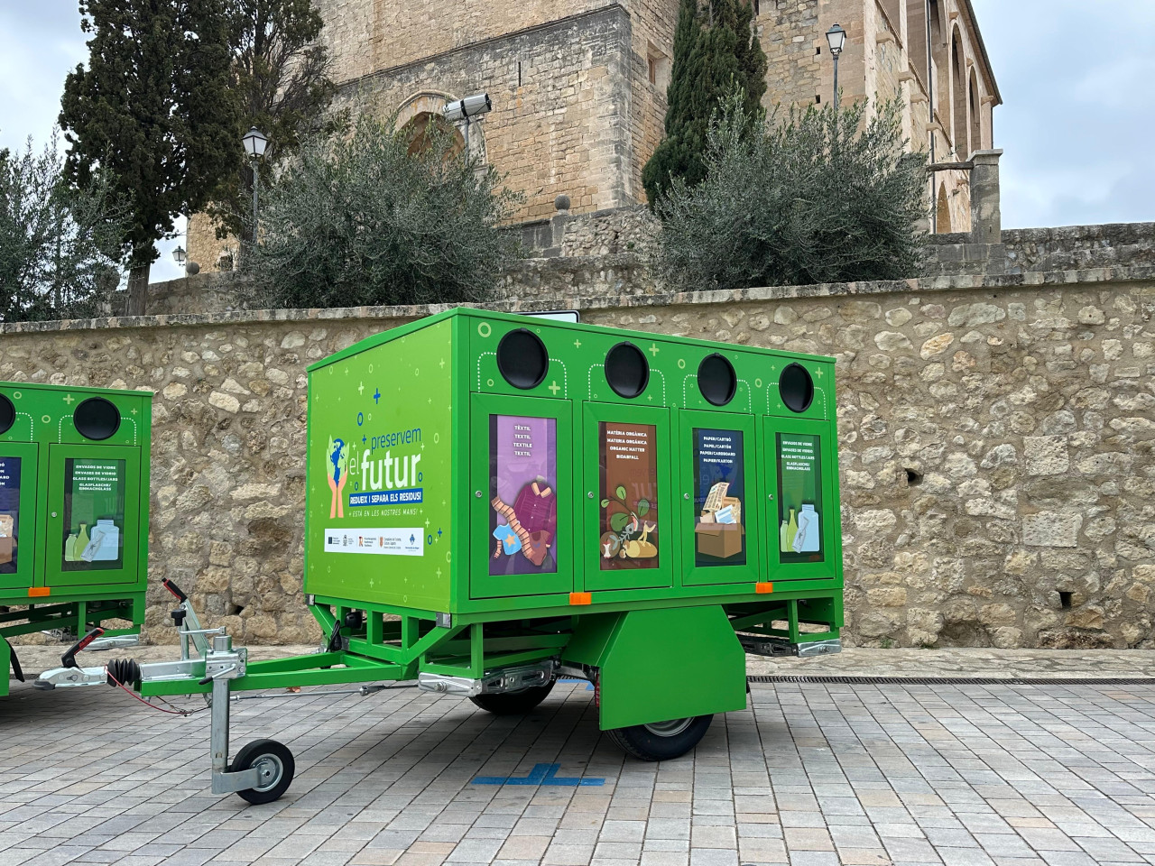 La Mancomunitat des Raiguer rep i distribueix els remolcs mòbils de recollida de residus
